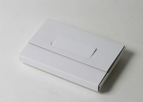Ａ5書類やＤＶＤなどの発送にも使えるやっこボックス－たとうボックス蓋ロック型