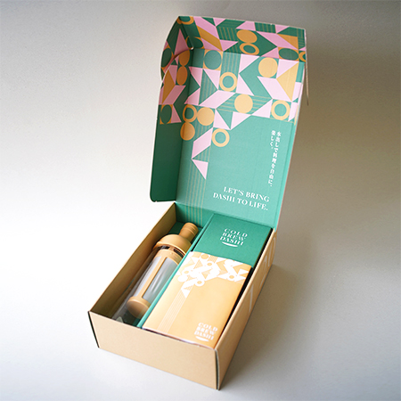 【ミラプリ】フレキソ白印刷 / フルカラー印刷 ボトル&パウチ発送箱